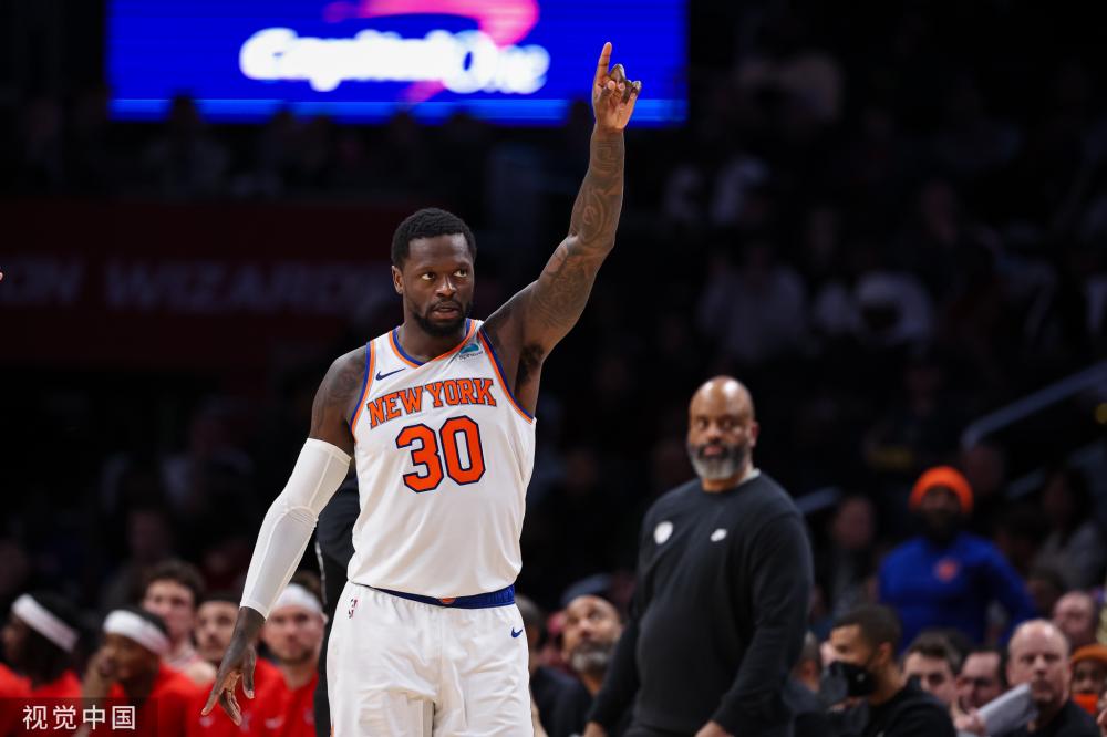 对年轻中场 对年轻中场