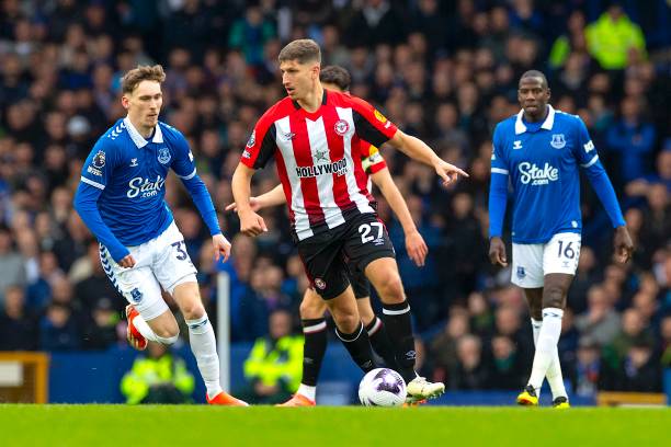 更是对球员 更是对球员